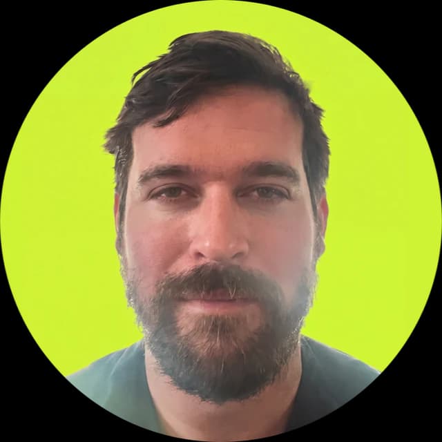 Joel Kelly headshot