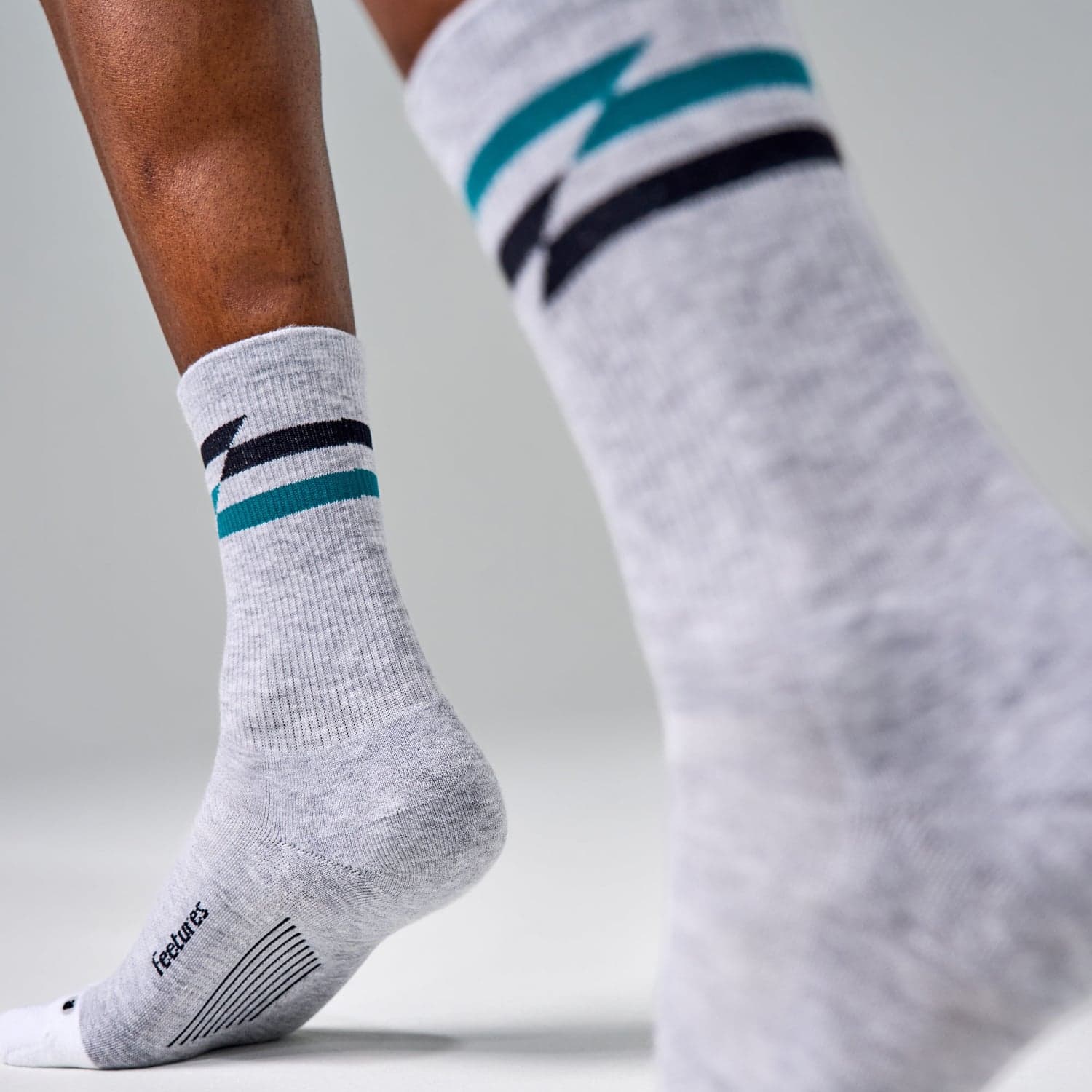 Feetures Elite Max Cushion Mini Crew side view